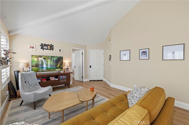 22914 Banyan Place 202, Saugus, CA 91390