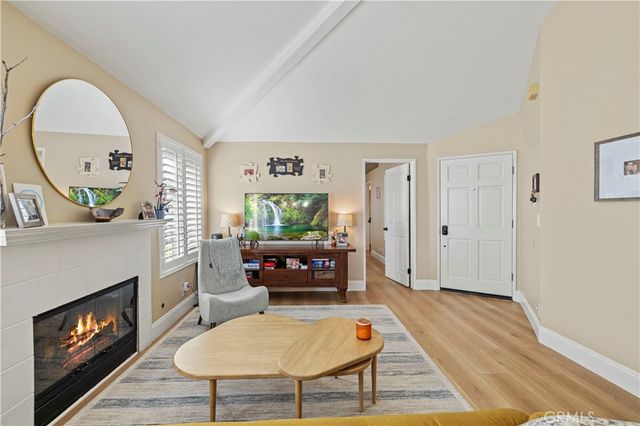 22914 Banyan Place 202, Saugus, CA 91390