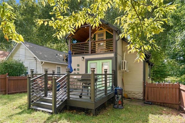 700 E 43rd Street, Kansas City, MO 64110