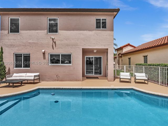 1385 NW 192nd Ter, Pembroke Pines, FL 33029