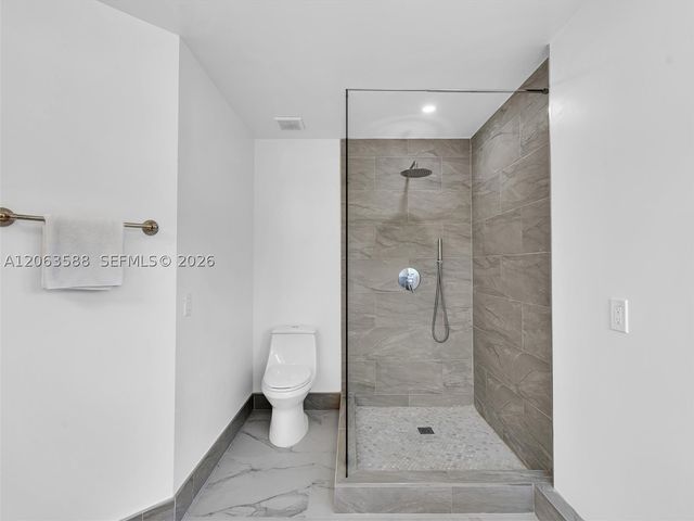 1385 NW 192nd Ter, Pembroke Pines, FL 33029