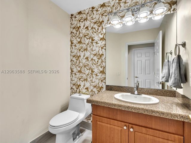 1385 NW 192nd Ter, Pembroke Pines, FL 33029