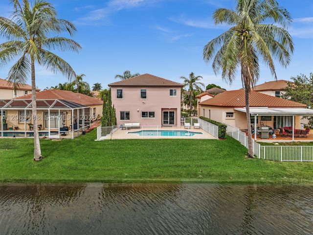 1385 NW 192nd Ter, Pembroke Pines, FL 33029