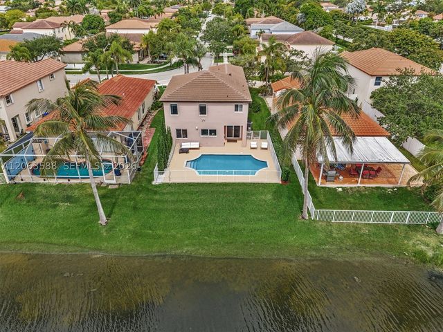 1385 NW 192nd Ter, Pembroke Pines, FL 33029