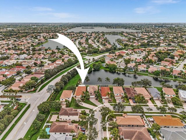 1385 NW 192nd Ter, Pembroke Pines, FL 33029