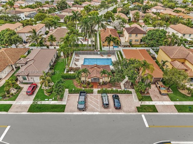1385 NW 192nd Ter, Pembroke Pines, FL 33029