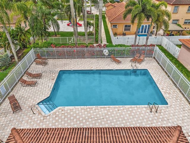 1385 NW 192nd Ter, Pembroke Pines, FL 33029