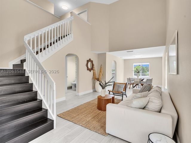 1385 NW 192nd Ter, Pembroke Pines, FL 33029