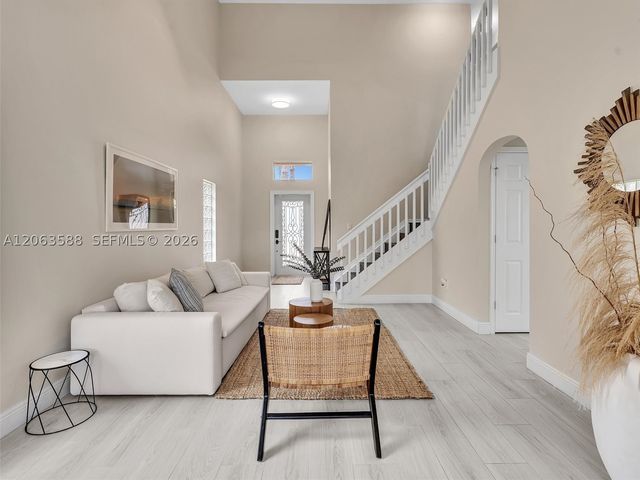 1385 NW 192nd Ter, Pembroke Pines, FL 33029