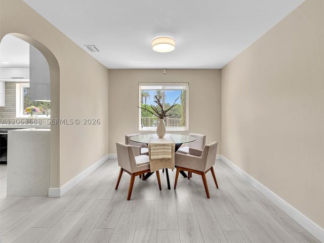 1385 NW 192nd Ter, Pembroke Pines, FL 33029
