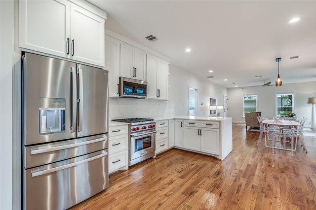 734 N Montclair Avenue, Dallas, TX 75208