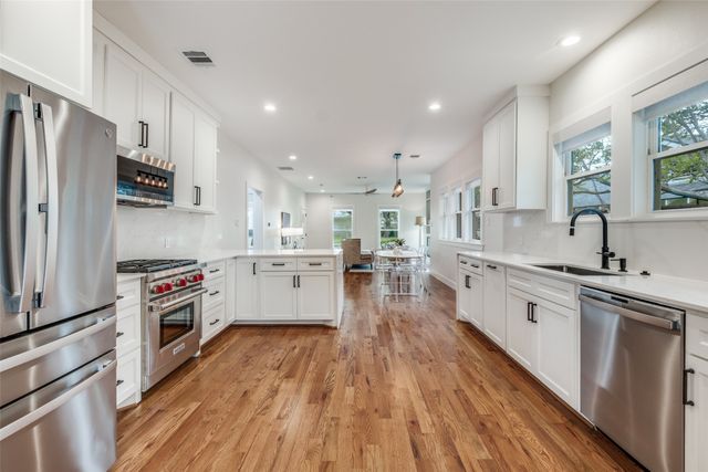 734 N Montclair Avenue, Dallas, TX 75208