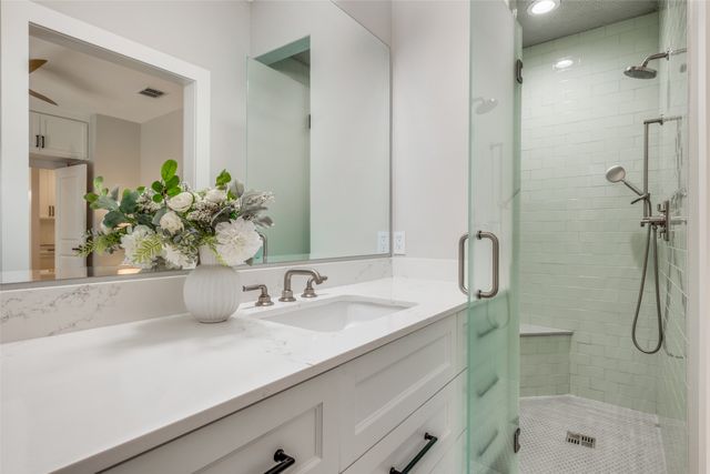 734 N Montclair Avenue, Dallas, TX 75208
