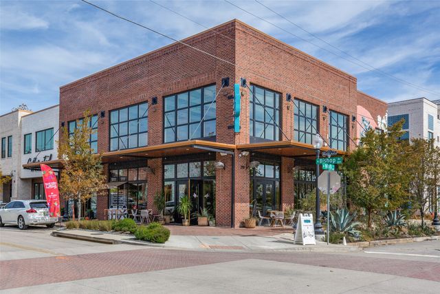 734 N Montclair Avenue, Dallas, TX 75208