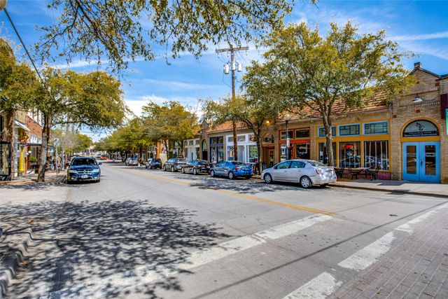 734 N Montclair Avenue, Dallas, TX 75208