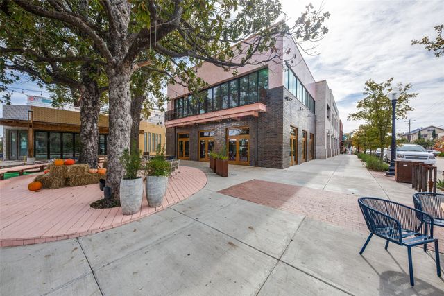 734 N Montclair Avenue, Dallas, TX 75208