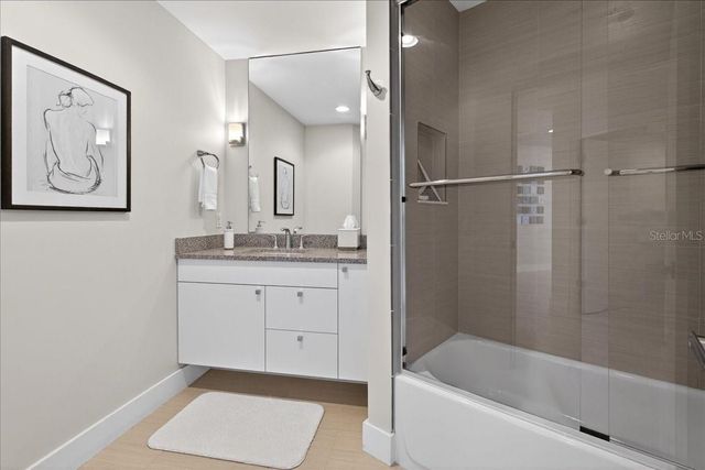 2 OCEANS WEST BOULEVARD 2006, Daytona Beach, FL 32118