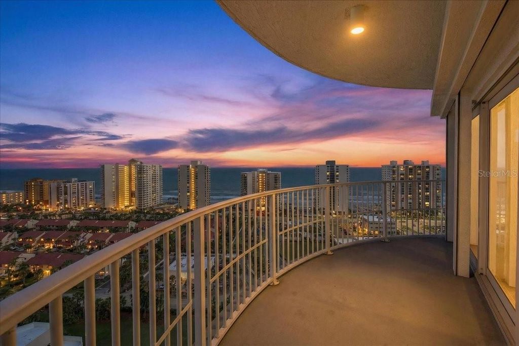 Image 2 of property listing at 2 OCEANS WEST BOULEVARD 2006, Daytona Beach, FL 32118