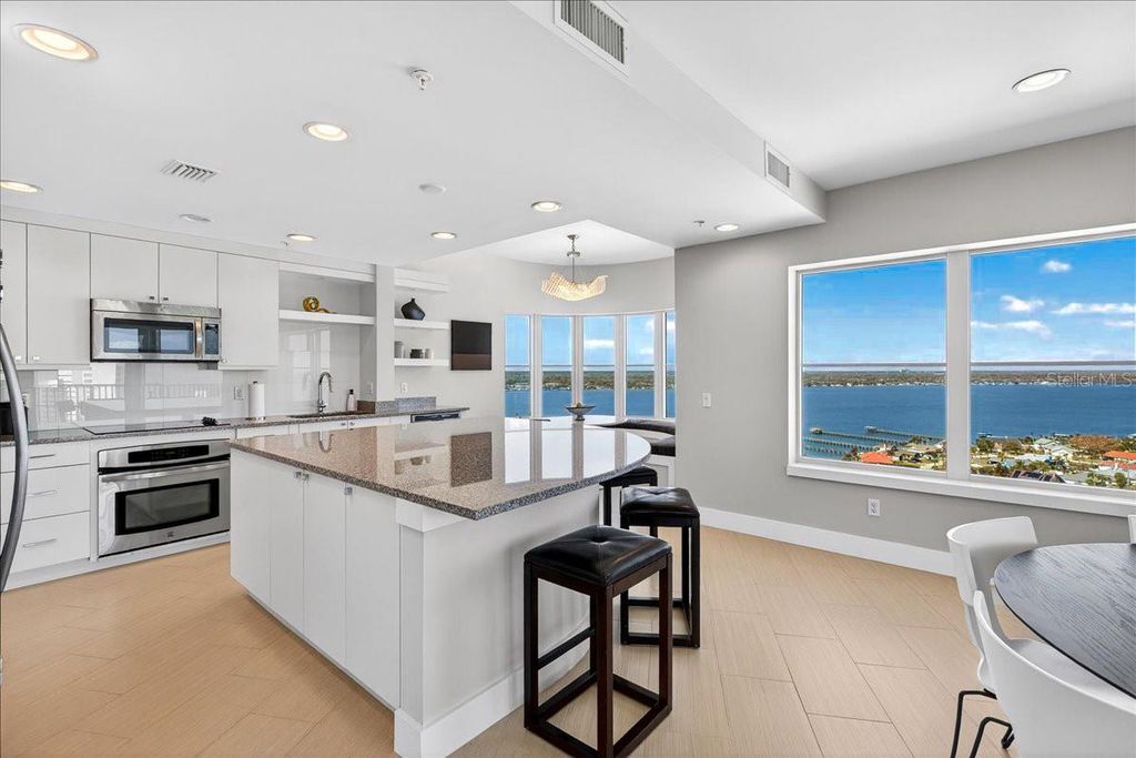 Image 20 of property listing at 2 OCEANS WEST BOULEVARD 2006, Daytona Beach, FL 32118