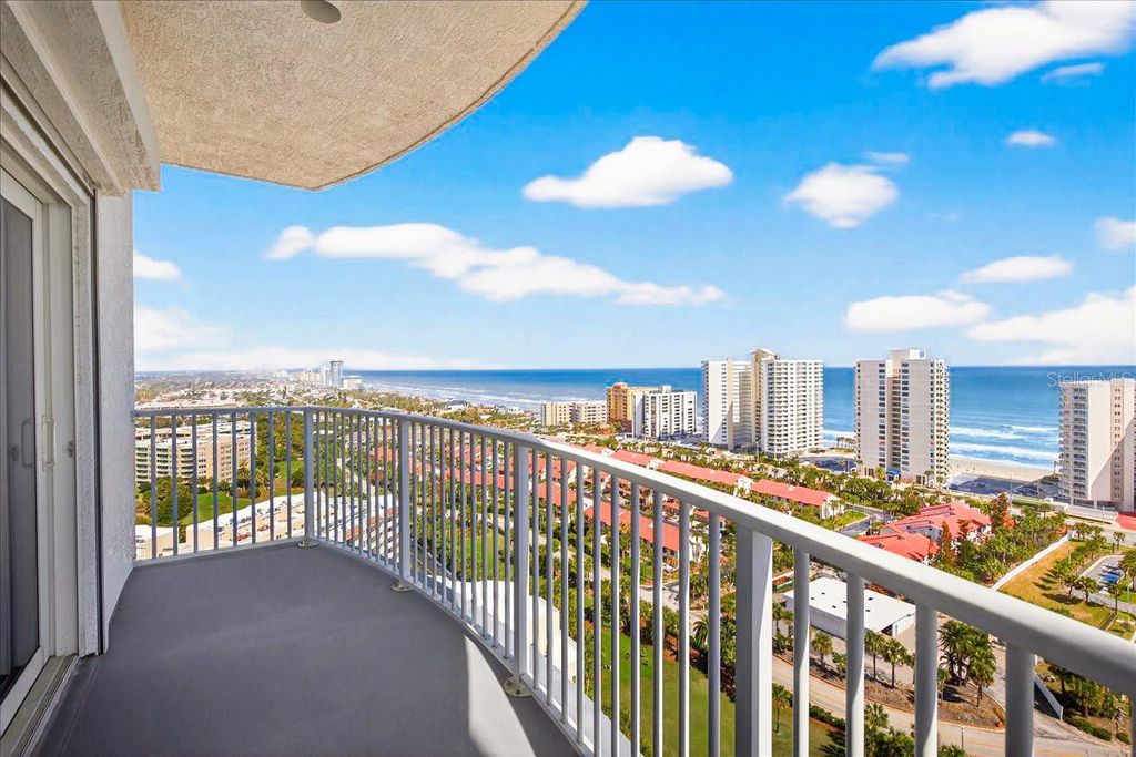 Image 25 of property listing at 2 OCEANS WEST BOULEVARD 2006, Daytona Beach, FL 32118