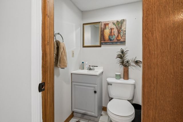 58 Acker Cir, Chicopee, MA 01013