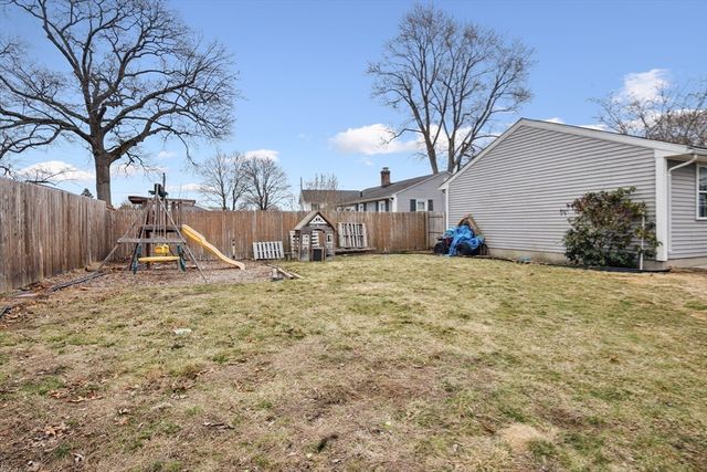 58 Acker Cir, Chicopee, MA 01013