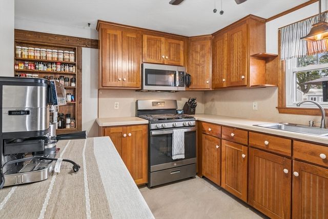 58 Acker Cir, Chicopee, MA 01013