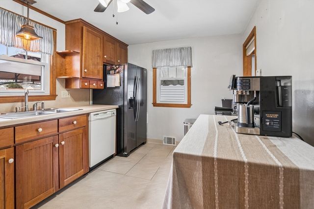 58 Acker Cir, Chicopee, MA 01013