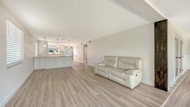 909 SPANISH DRIVE N, Longboat Key, FL 34228