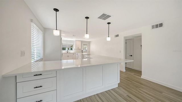 909 SPANISH DRIVE N, Longboat Key, FL 34228