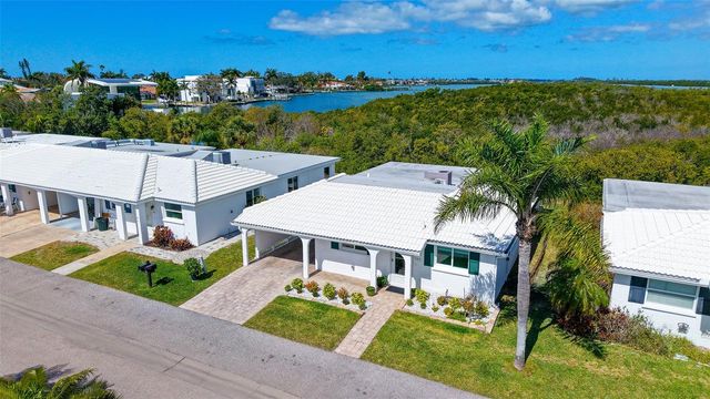 909 SPANISH DRIVE N, Longboat Key, FL 34228