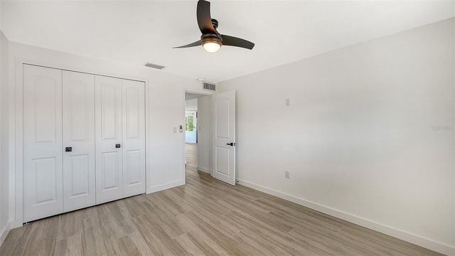 909 SPANISH DRIVE N, Longboat Key, FL 34228