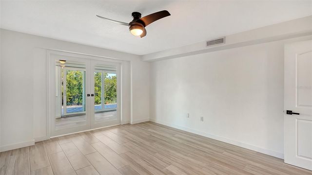 909 SPANISH DRIVE N, Longboat Key, FL 34228