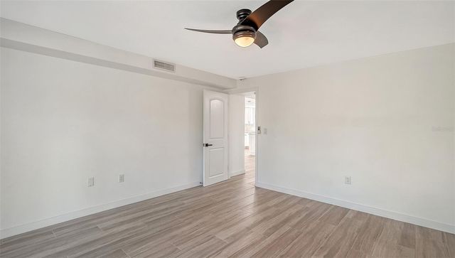 909 SPANISH DRIVE N, Longboat Key, FL 34228
