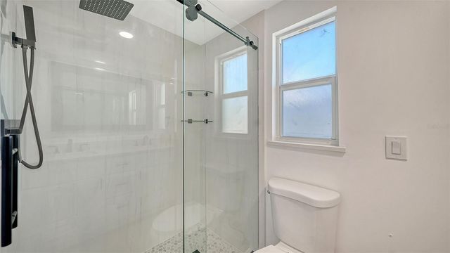 909 SPANISH DRIVE N, Longboat Key, FL 34228