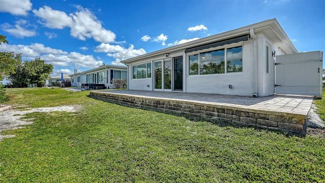 909 SPANISH DRIVE N, Longboat Key, FL 34228