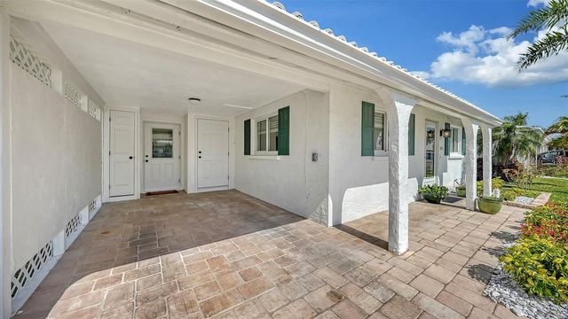 909 SPANISH DRIVE N, Longboat Key, FL 34228