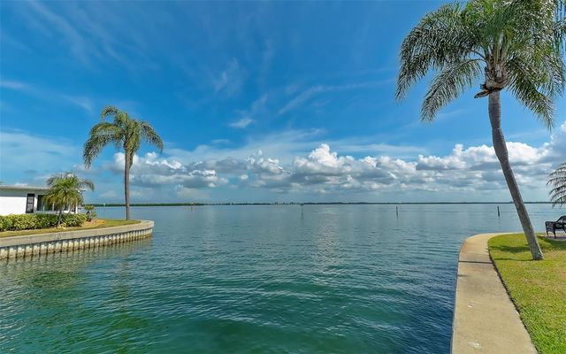 909 SPANISH DRIVE N, Longboat Key, FL 34228