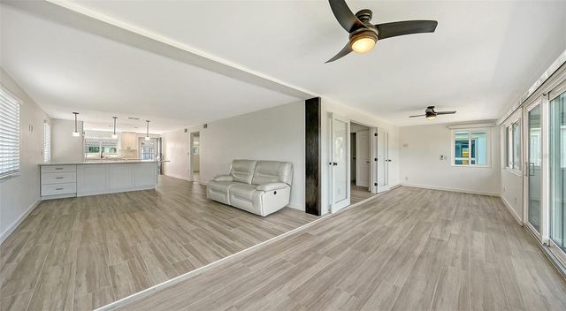 909 SPANISH DRIVE N, Longboat Key, FL 34228