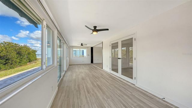 909 SPANISH DRIVE N, Longboat Key, FL 34228