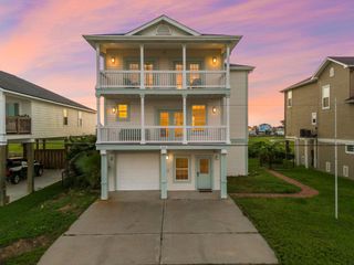 710 93rd Street, Galveston, TX 77554