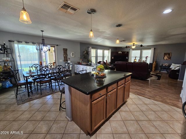 25825 W BURGESS Lane, Buckeye, AZ 85326