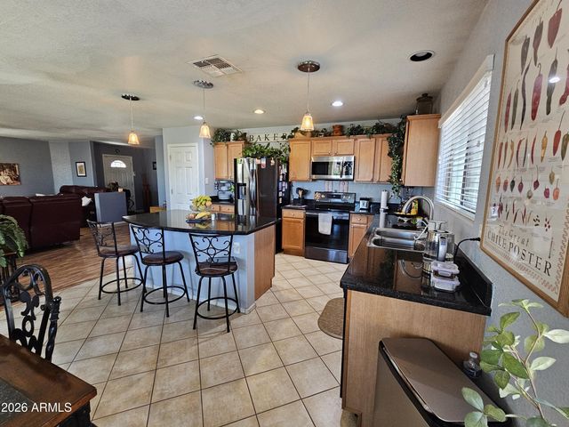 25825 W BURGESS Lane, Buckeye, AZ 85326