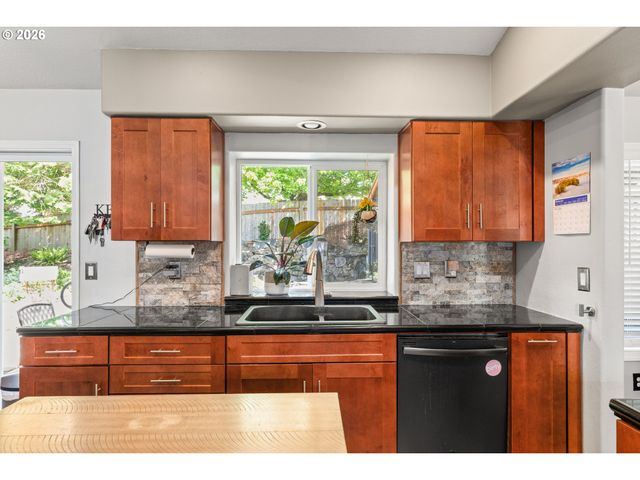 182 Se ANDERSON Ln, Gresham, OR 97080