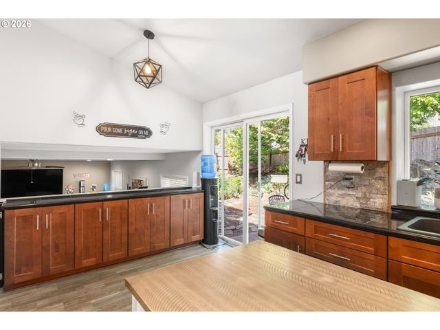 182 Se ANDERSON Ln, Gresham, OR 97080