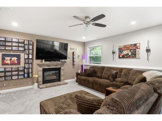 182 Se ANDERSON Ln, Gresham, OR 97080