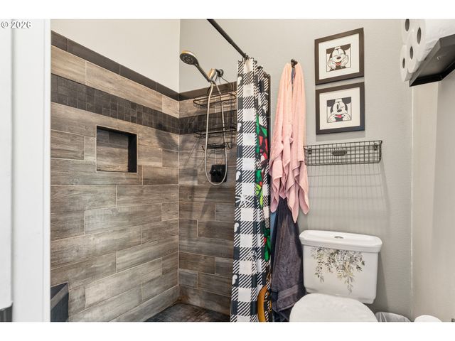 182 Se ANDERSON Ln, Gresham, OR 97080