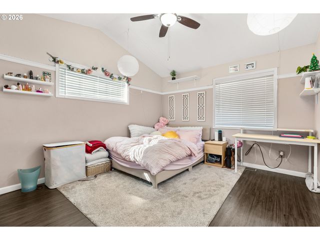 182 Se ANDERSON Ln, Gresham, OR 97080