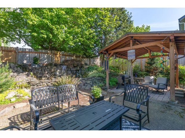 182 Se ANDERSON Ln, Gresham, OR 97080