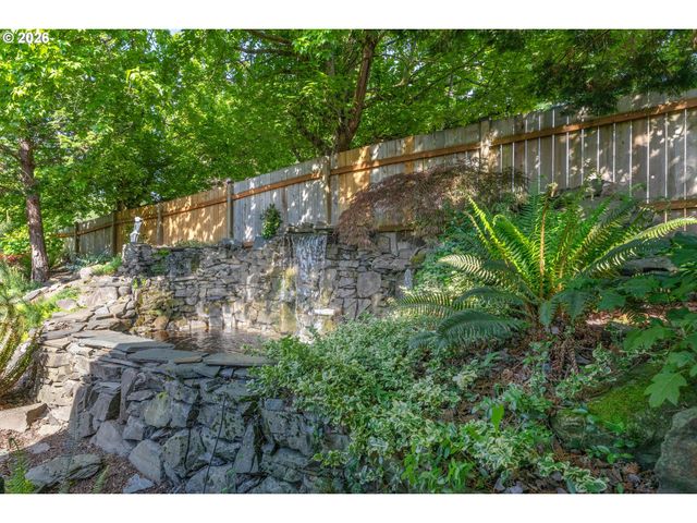 182 Se ANDERSON Ln, Gresham, OR 97080